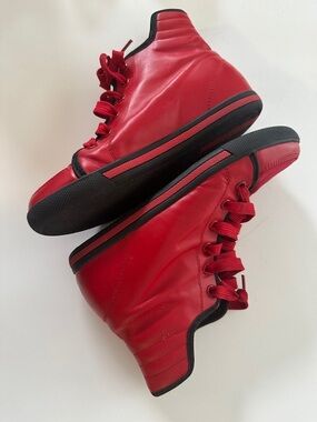 CLARKS Booties Red Black Leather Laces Flat Sole Sz 6.5-7
